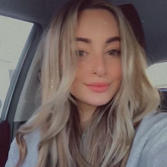 Meet your Posher, Lianna - Picture 1 of 1